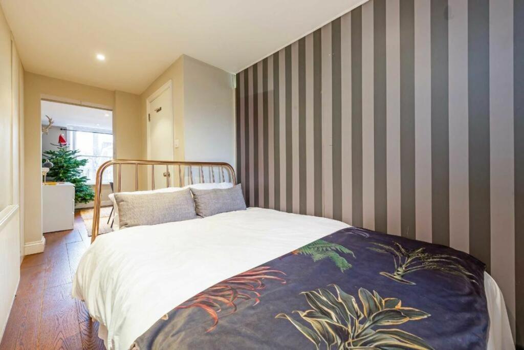 Modernised Apartments 1 And 2 Bedrooms Option Terrace And Balcony High Street London Exterior photo