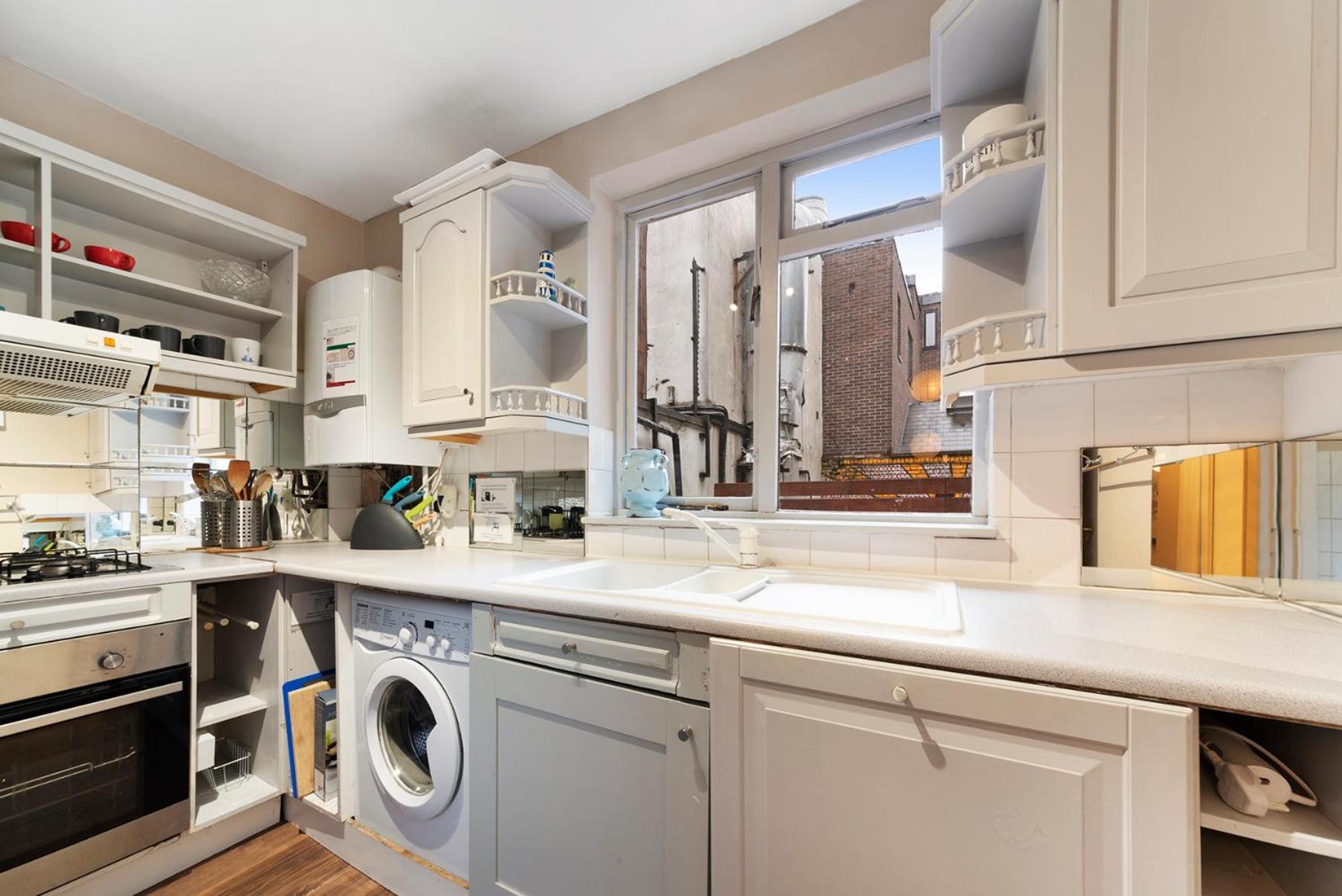 Modernised Apartments 1 And 2 Bedrooms Option Terrace And Balcony High Street London Exterior photo