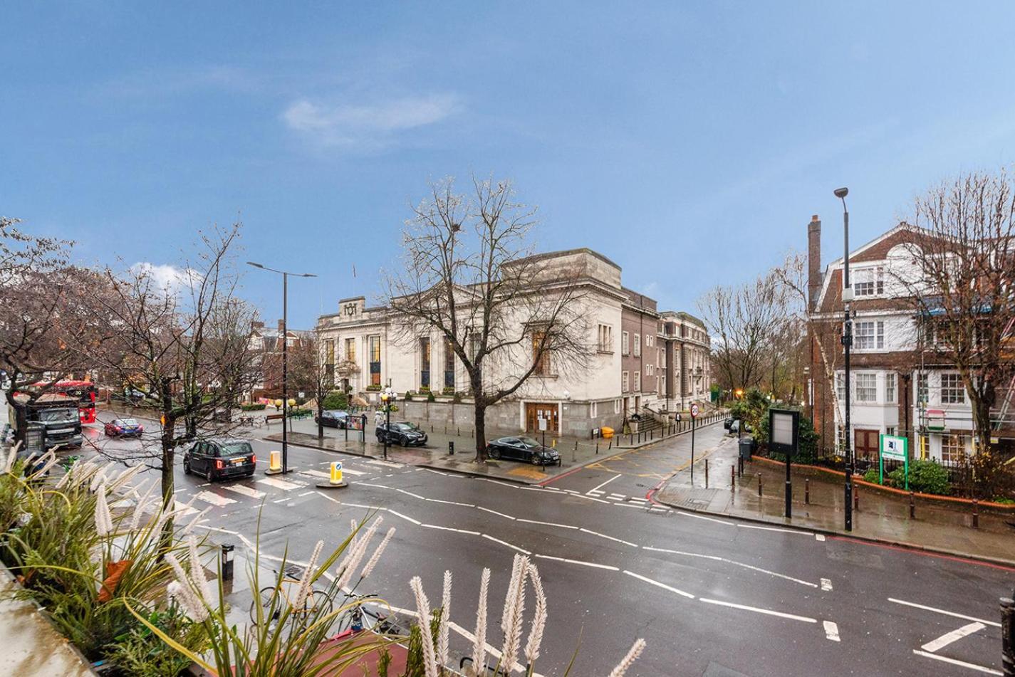 Modernised Apartments 1 And 2 Bedrooms Option Terrace And Balcony High Street London Exterior photo
