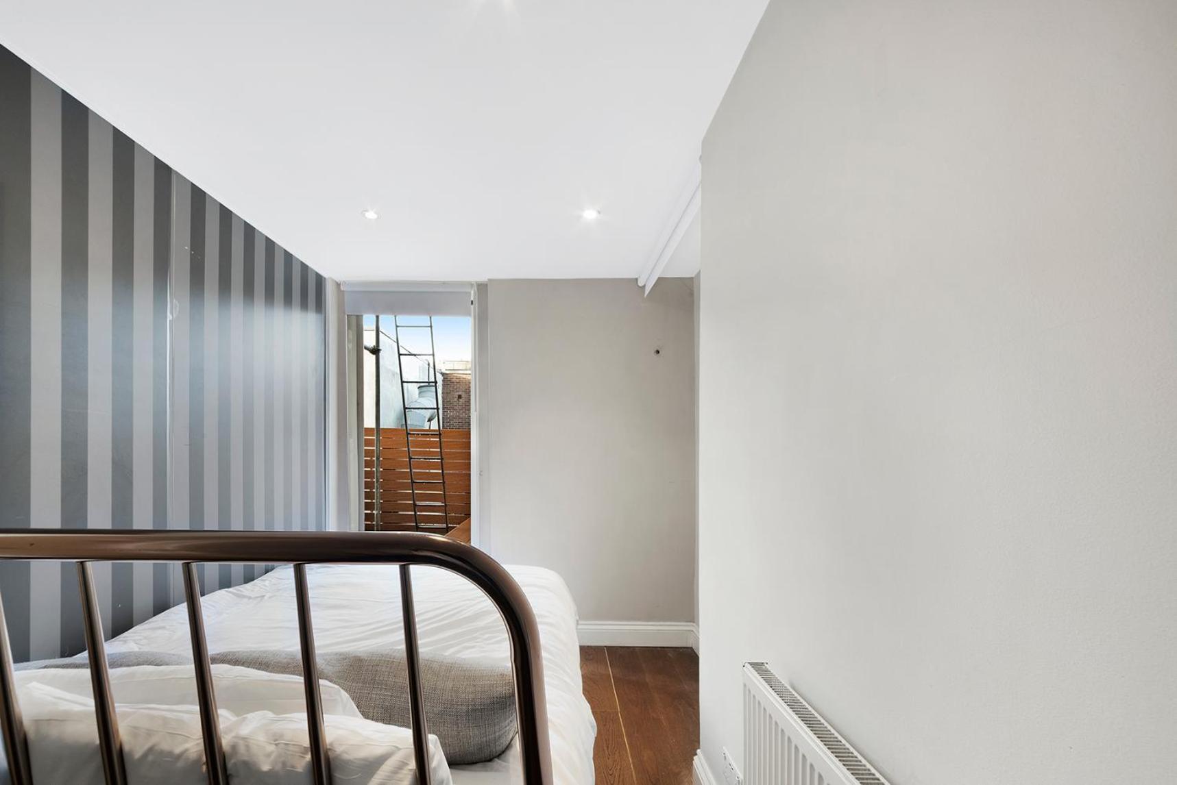 Modernised Apartments 1 And 2 Bedrooms Option Terrace And Balcony High Street London Exterior photo