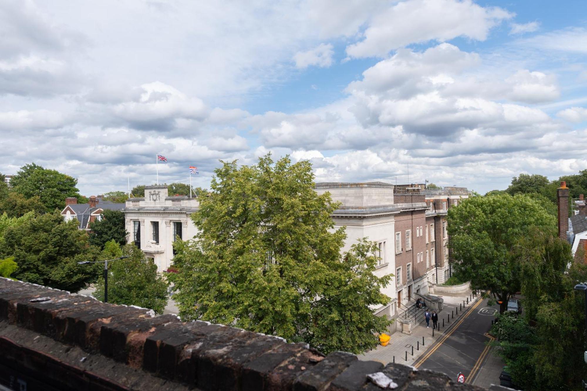 Modernised Apartments 1 And 2 Bedrooms Option Terrace And Balcony High Street London Exterior photo