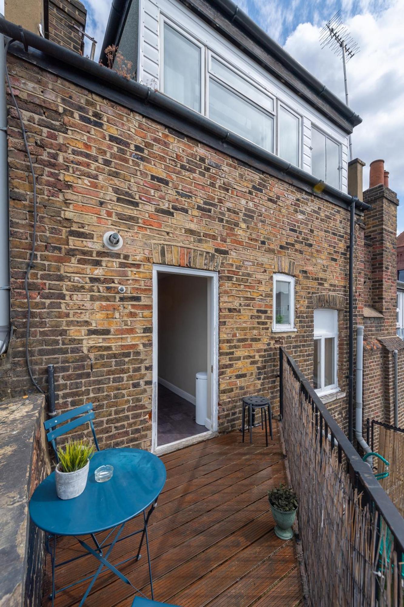 Modernised Apartments 1 And 2 Bedrooms Option Terrace And Balcony High Street London Exterior photo